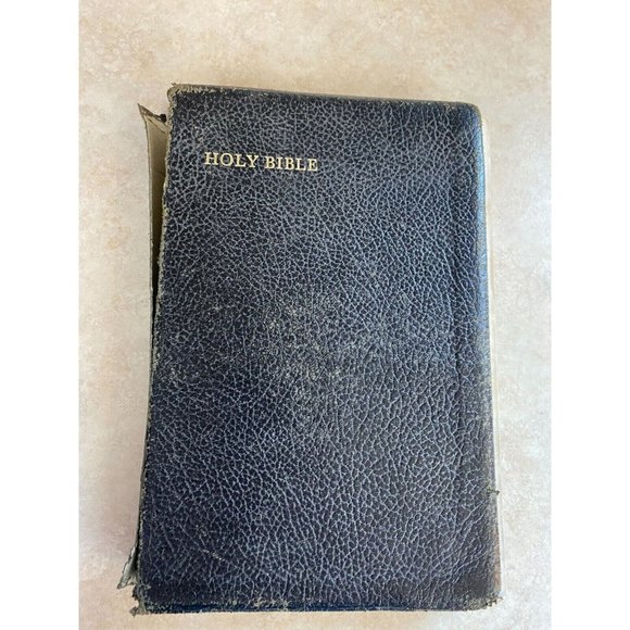 The Holy Bible Containing The Old And New Testaments 1957 - Picture 1 of 9